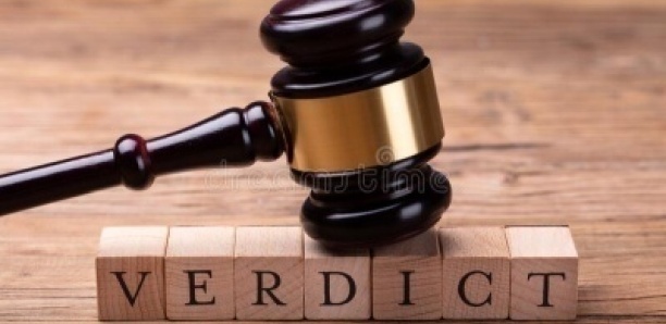 Lycéens qui couchaient ensemble à la fin des cours: Le verdict est tombé pour le jeune homme
