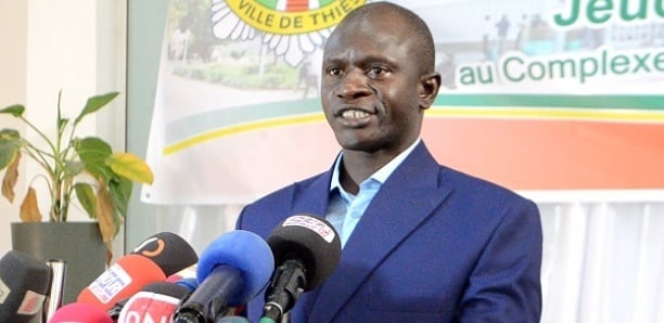 Après l'Anglais, le maire Babacar Diop s'aventure dans le "taassou"