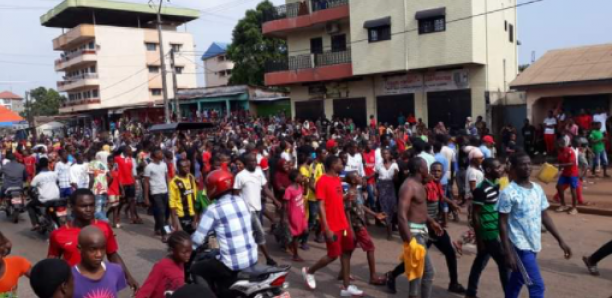[PHOTOS] Effervescence à Conakry après la déclaration de victoire de Cellou Dalein Diallo