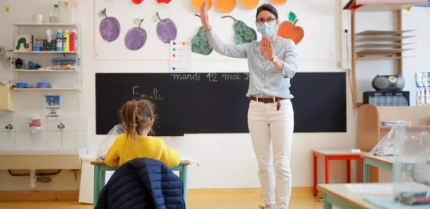 France : Les masques artisanaux ne sont plus autorisés à l'école