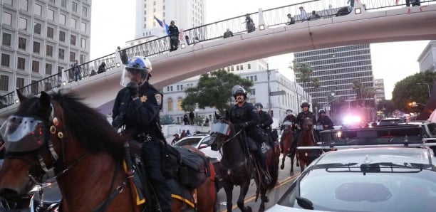 Des arrestations à Los Angeles sous couvre-feu, la Garde nationale au Texas