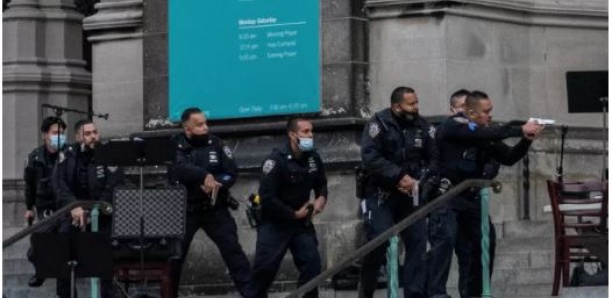 Coups de feu à un concert de Noël à New York, le suspect abattu par la police