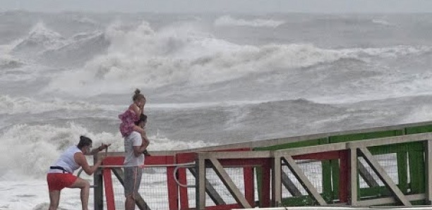 L'ouragan Hanna frappe le Texas et fait craindre des crues