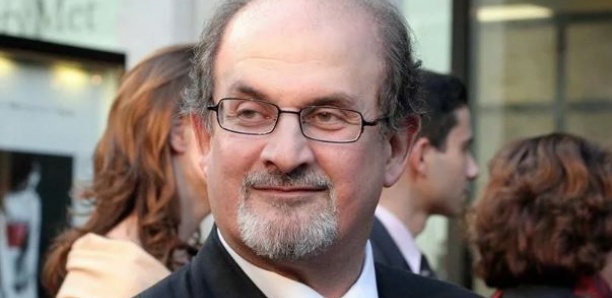 New York : Salman Rushdie, sous le coup d’une fatwa depuis 1989, attaqué…