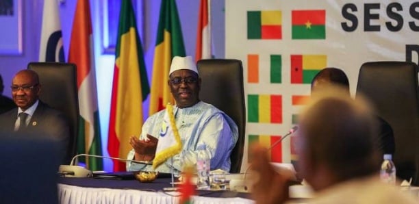 Dette publique : Macky crache sur le plafond de l’Uemoa
