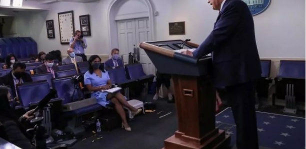 Coronavirus : Donald Trump reprend ses briefings et change de ton sur l'épidémie