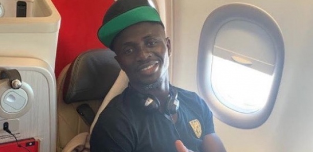 Sadio Mané à bord d'Air Sénégal
