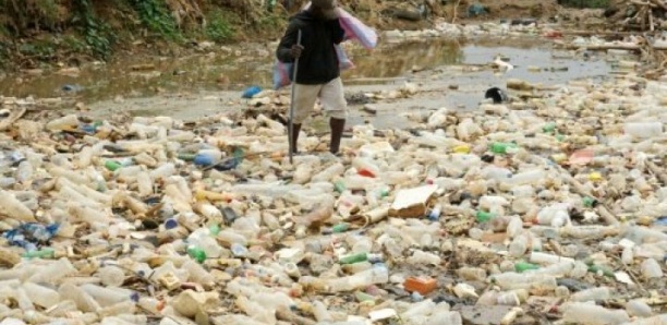 Péril plastique : Près de 200 mille tonnes de déchets produits par an au Sénégal, dont 150 mille à Dakar