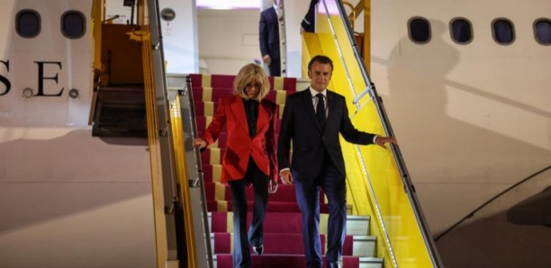 Vietnam : Brigitte Macron met une claque à Emmanuel Macron puis refuse de prendre son bras, l'Elysée réagit (vidéo)