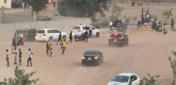 Photo : Sonko sur une route sablonneuse pour rallier Mbacké
