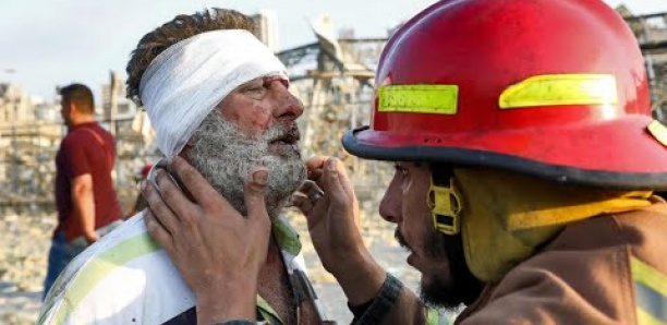 Explosions à Beyrouth : la France "envoie des secours", l'Iran et Israël offrent leur assistance