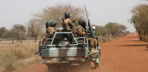 Burkina: huit supplétifs de l'armée et sept gendarmes tués dans une attaque