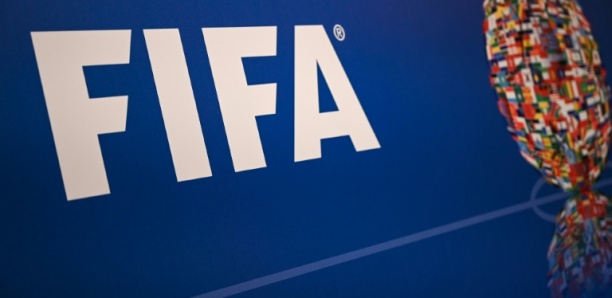 Coronavirus : la FIFA recommande de prolonger les contrats finissant en juin jusqu'à la fin des saisons repoussées