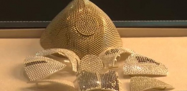 Covid-19 : un businessman achète un masque à 830 millions de FCFA