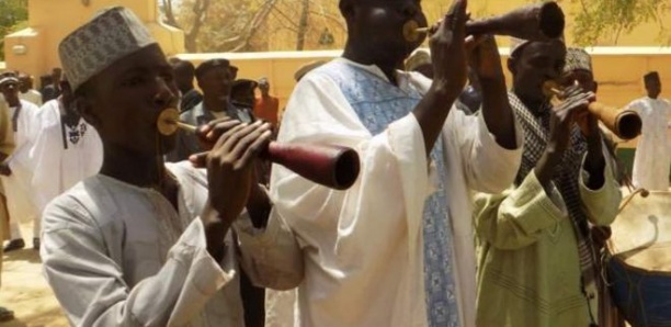 Un chef nigérian crée ‘l’impôt’ sur le mariage de son village
