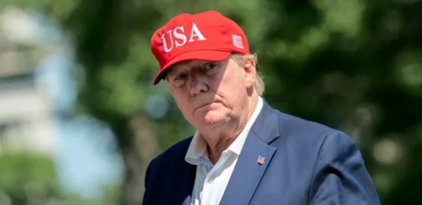 Donald Trump espère un retour du sport avec des milliers de fans sans masques