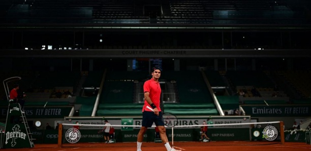 Roland-Garros 2021 : Roger Federer s'impose au bout de la nuit parisienne