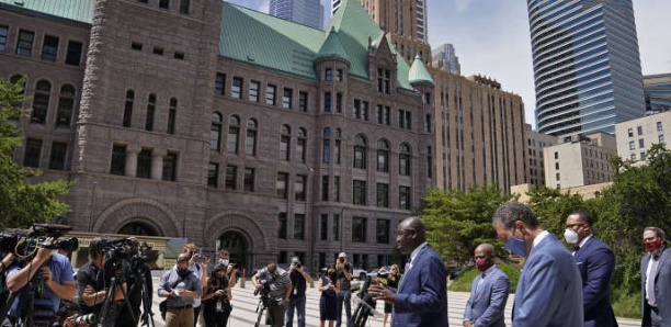 Etats-Unis : la famille de George Floyd poursuit au civil la ville de Minneapolis