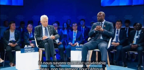 Ousmane Sonko, héraut des aspirations africaines au Forum de Davos en Chine