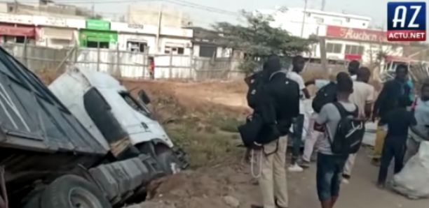 Accident à Ouakam: Dérapage spectaculaire d’un camion...