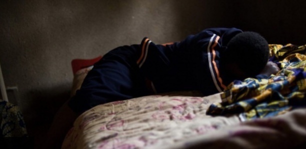 Une fille de 4 ans enchaînée et séquestrée par sa mère à...
