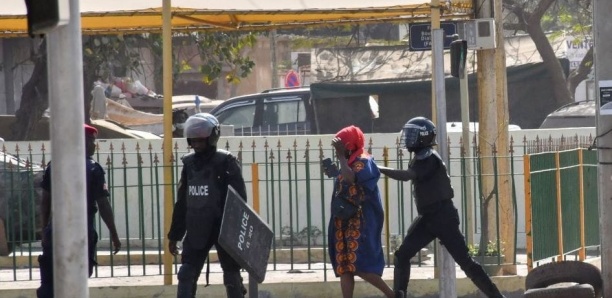 Manifestation pacifique à Colobane : La journaliste de Seneweb, Absa Hane, arrêtée!