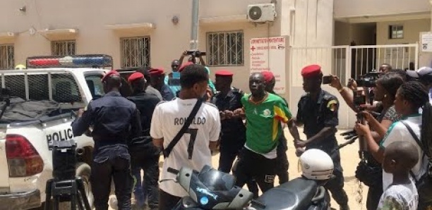 Hôpital Aristide Le Dantec : l'acces interdit aux travailleurs, Karim Gueye arrêté