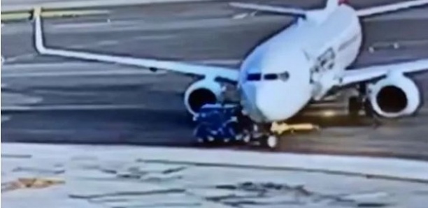 Un remorqueur d'avion écrasé par un Boeing 737 à New York
