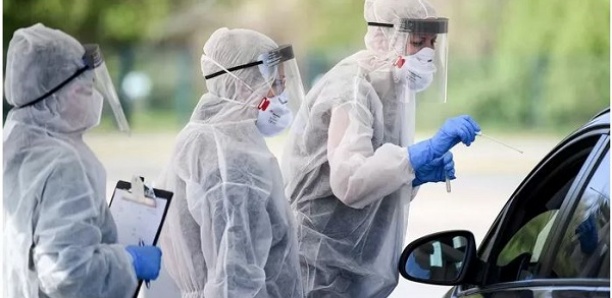 Le nombre de contaminations monte en flèche en Tchéquie: état d'urgence et magasins fermés
