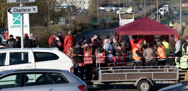 Arrêts de travail à l’aéroport de Charleroi: “Une gestion désastreuse”