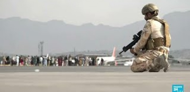 [Vidéo] "L'aéroport de Kaboul, dernier sanctuaire sécurisé pour des milliers de réfugiés"