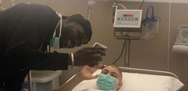 Naples : Koulibaly rend visite aux enfants malades