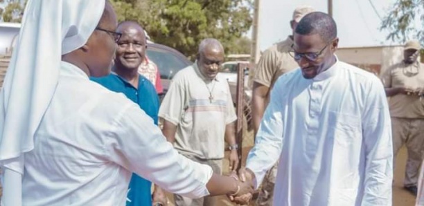 Carême : le Maire de Kédougou fait un don de sucre à la communauté catholique