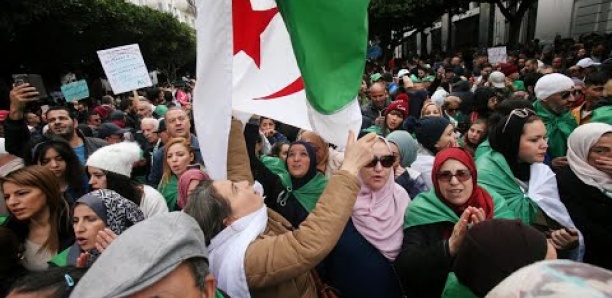 Algérie : conspué par la rue, le nouveau président Tebboune "tend la main" aux contestataires