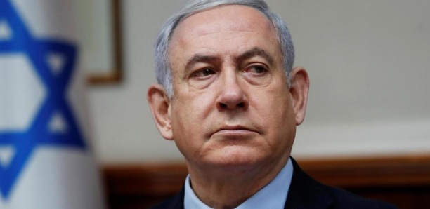Israël : une foule en colère devant la résidence de Benyamin Netanyahu