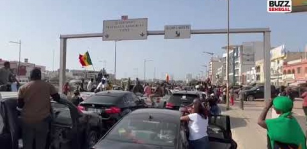 Jonction entre les cortèges de Barth et de Ousmane Sonko