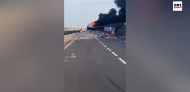Autoroute à péage : Un camion se renverse et prend feu à l’entrée de Mbour