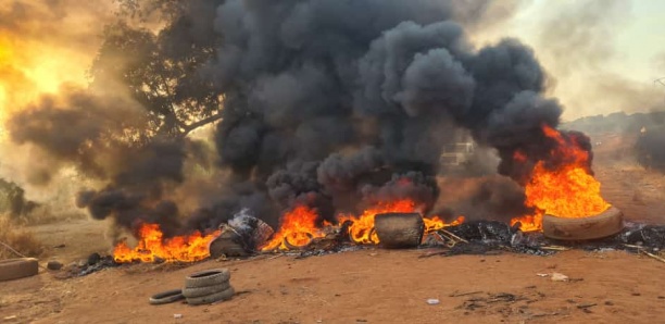 Axe Sabodala-Bembou : Les populations de Mamakhono manifestent pour réclamer son bitumage
