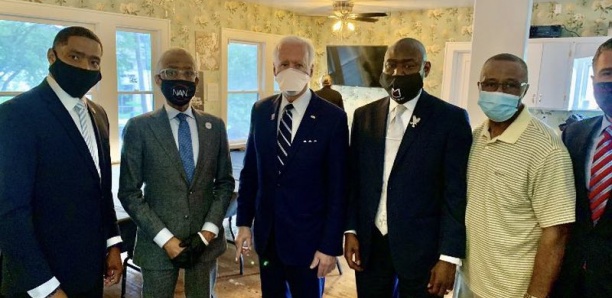 Joe Biden a rencontré des proches de George Floyd