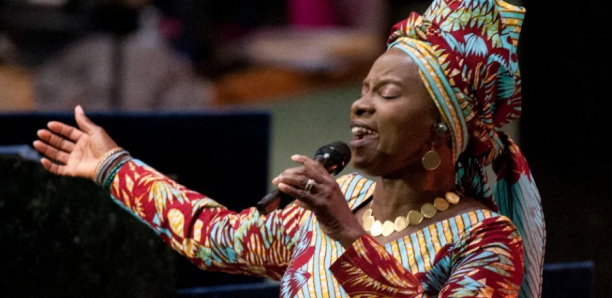 Angélique Kidjo, première chanteuse africaine à briller sur le Hollywood Walk of Fame