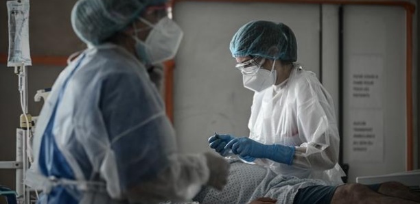 Covid-19 : 278 décès et près de 15.000 nouveaux cas à la veille de Noël