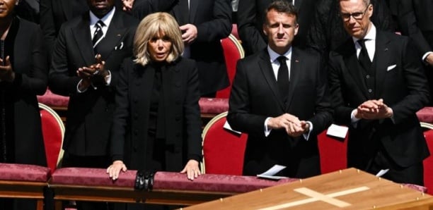 Funérailles du pape François : pourquoi la tenue de Brigitte Macron fait-elle polémique ?