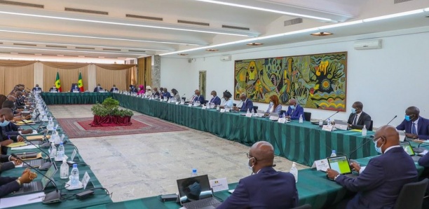 Gouvernement : Macky prive ses ministres de vacances