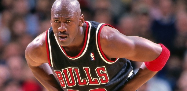 NBA: une paire de baskets portées par Michael Jordan vendue 1,38 million de dollars