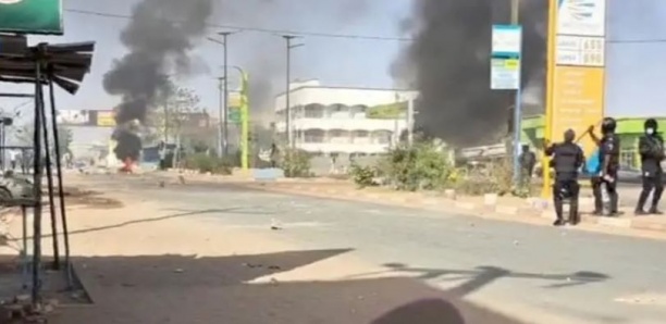 Heurts à Mbacké: Des manifestants gazés, des pneus brûlés