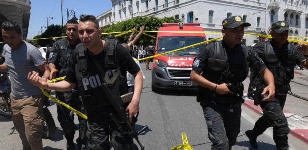 Tunisie: un mort et 8 blessés dans un double attentat-suicide à Tunis