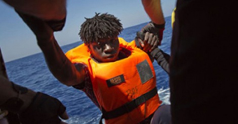 Crise des migrants : 1400 personnes secourues en Méditerranée