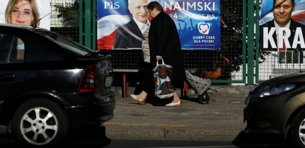Législatives en Pologne : les bureaux de vote ouverts, une victoire des populistes en vue