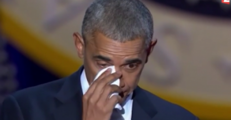 Barack Obama Fond en Larmes en hommage à sa Femme et sa Fille