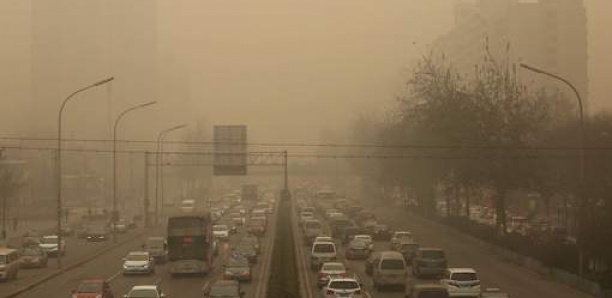 Nuage de pollution à Mexico, les écoles fermées